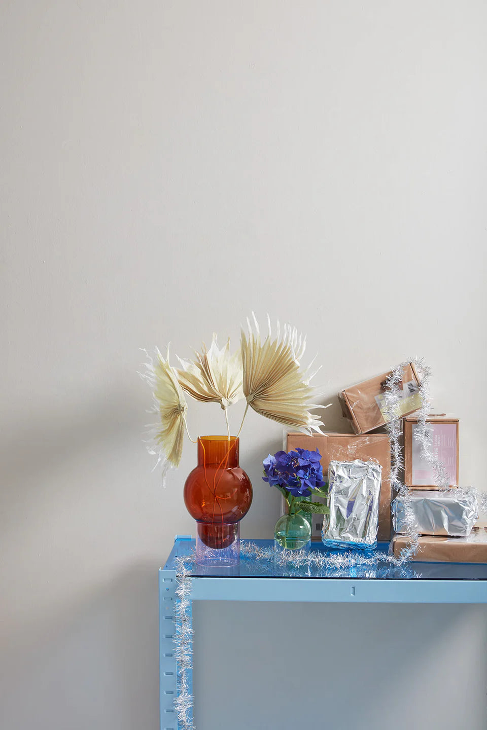 Blomstervase "Bubble tube - amber" fra Studio About